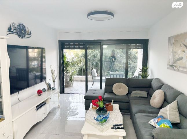 דירה, משגב עם 4, קרית שלום, תל אביב יפו