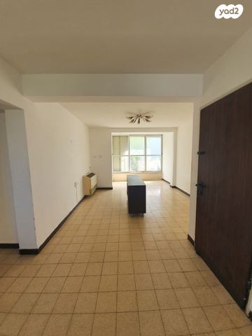 דירה, יעקב פיכמן, ח-501, חולון