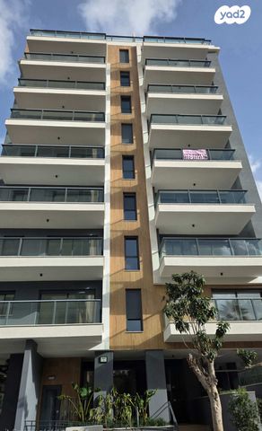 דירה, דניאל 3, בת ים