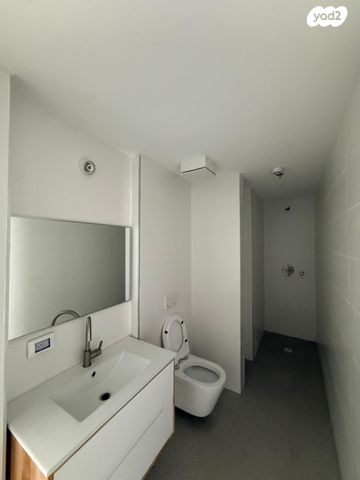 דירה, הרב יצחק ידידיה פרנקל 67, נווה שאנן, תל אביב יפו