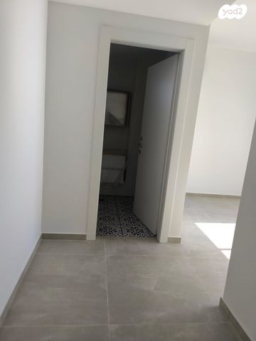 דירה, החלוץ, מורשה, רמת השרון