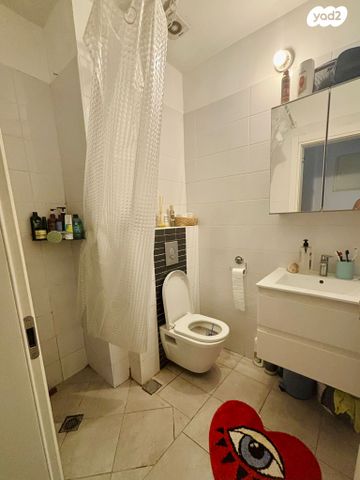 דירה, הרב יצחק ידידיה פרנקל 32, פלורנטין, תל אביב יפו