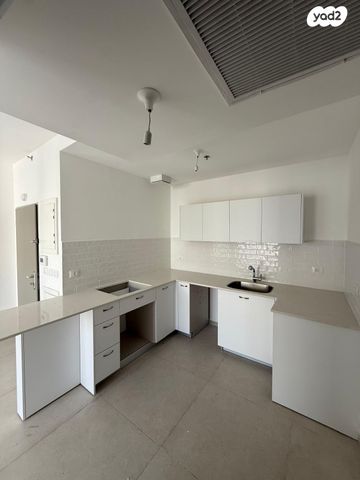 דירה, הרב יצחק ידידיה פרנקל 67, נווה שאנן, תל אביב יפו