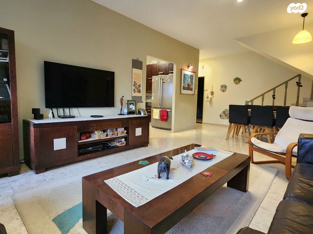 גג/ פנטהאוז, מלכי יהודה, הרצליה הירוקה, נווה עובד, הרצליה