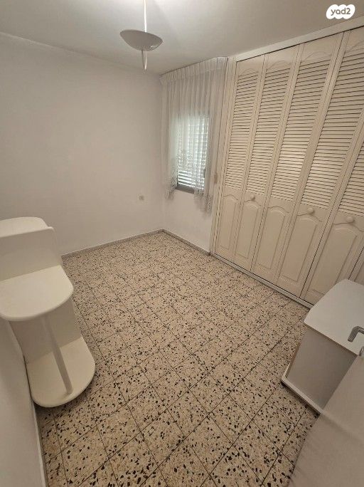 דירה, יהושע רבינוביץ 2, בן גוריון, חולון