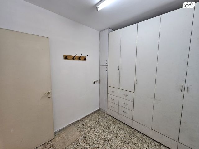 דירה, הרב חיים הלר, ירושלים