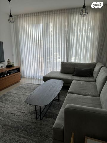 דירה, אלוף קלמן מגן 3, גני שרונה, קרית הממשלה, תל אביב יפו