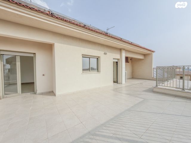 דופלקס, חוגלה, חלומות זכרון, זכרון יעקב