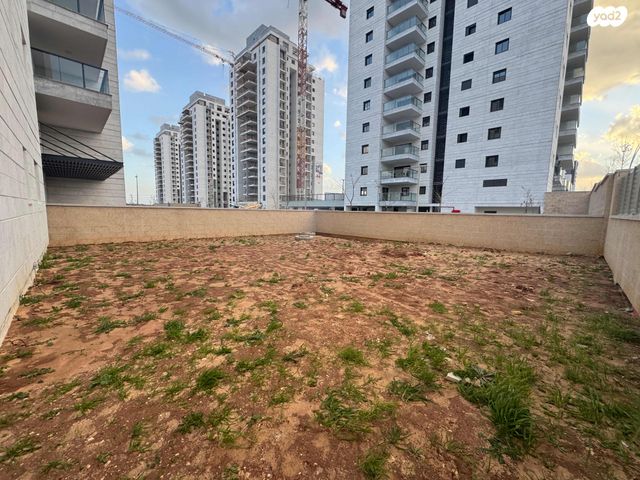 דירת גן, אור ים, אור עקיבא