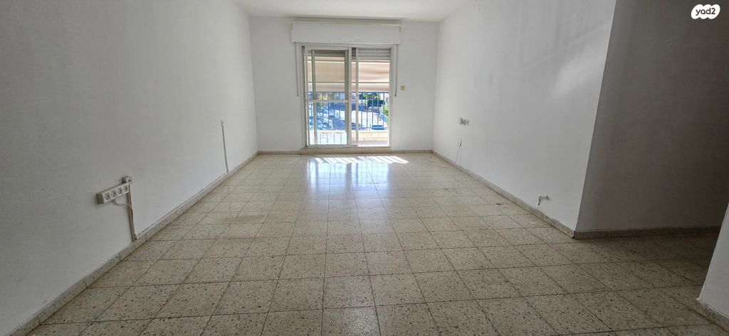 דירה, סמדר, הגליל, כרמיאל