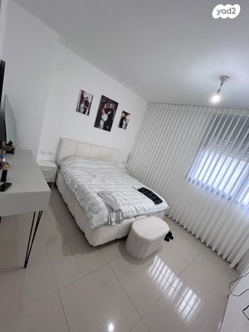 דירה, הצנחנים, אריק שרון, נהריה