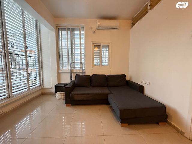 מרום נווה, רמת יצחק