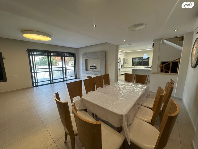 בית פרטי/ קוטג', גבעת שמשון, גן יבנה