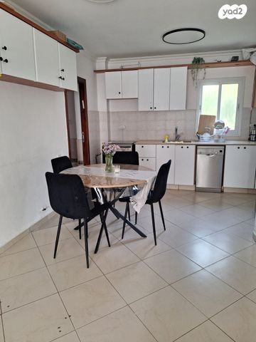 דירה, שער הגיא, אריאל