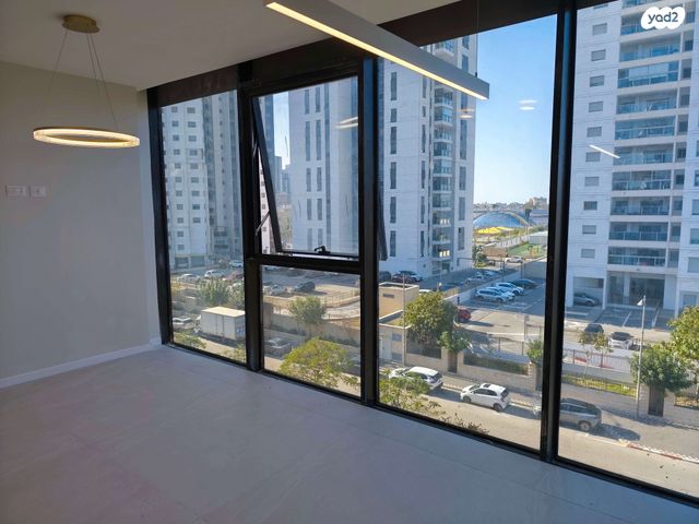 משרדים, שושנה דמארי, משכנות האומנים, קרית מוצקין