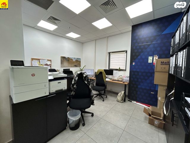 מחסנים, קרית שדה התעופה, קרית שדה התעופה / איירפורט סיטי