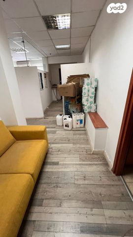 משרדים, המכבים, פתח תקווה