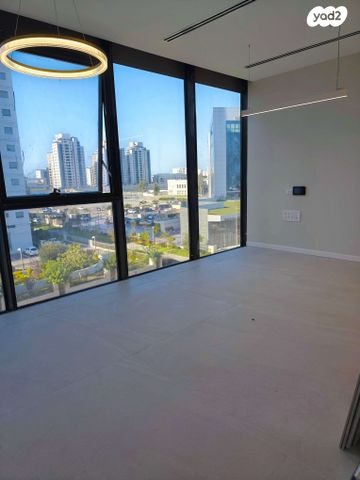 משרדים, שושנה דמארי, משכנות האומנים, קרית מוצקין