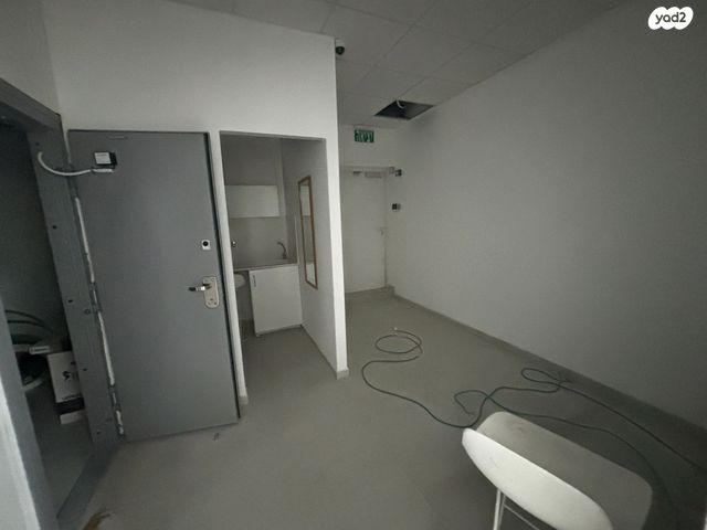 חנויות/ שטח מסחרי, ביאליק, שכונת גפן, רמת גן