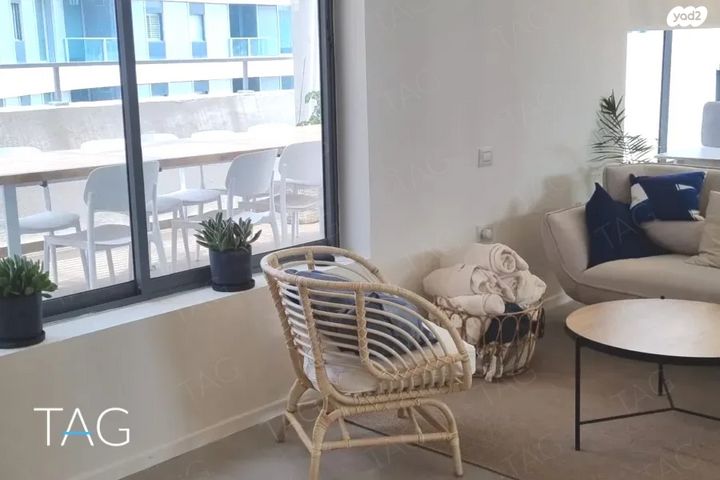 משרדים, דרך מנחם בגין 52, תל אביב יפו