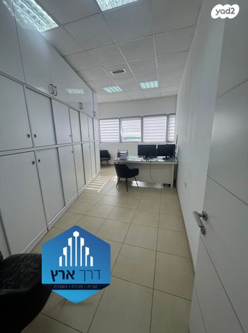 משרדים, הפנינים, אשקלון