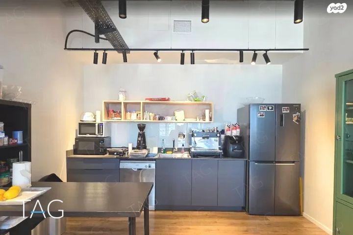 משרדים, יגאל אלון 82, תל אביב יפו