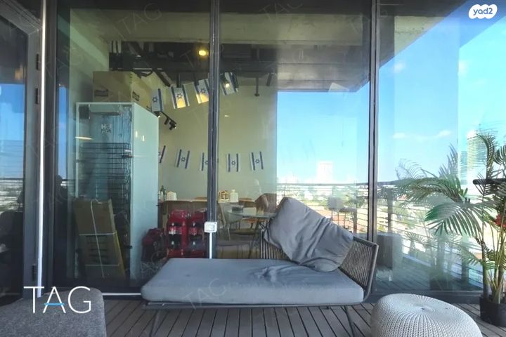 משרדים, יגאל אלון 82, תל אביב יפו