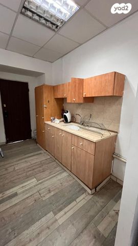 משרדים, המכבים, פתח תקווה