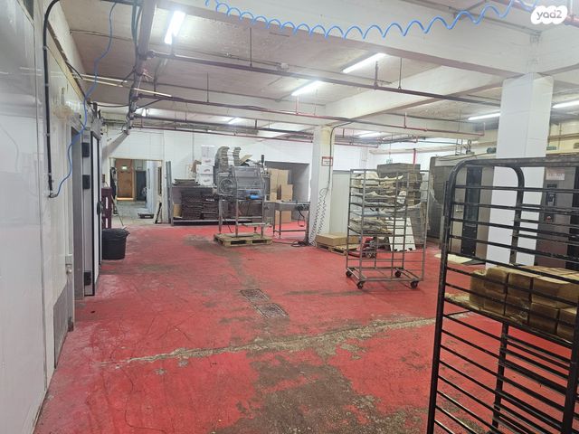 אזור תעשיה ב