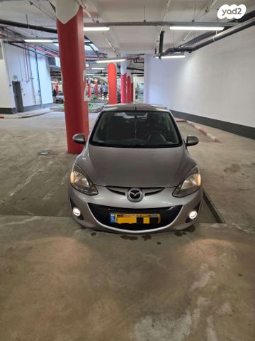 מודעת רכב מאזדה 2