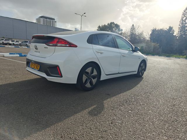 יונדאי איוניק