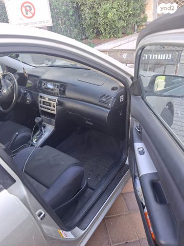 טויוטה קורולה