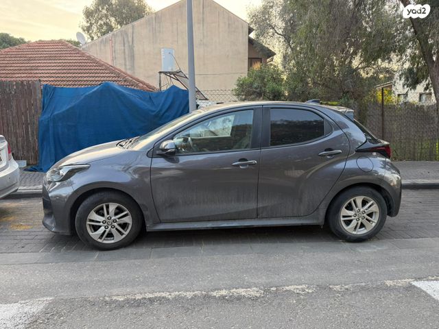 מודעת רכב טויוטה יאריס