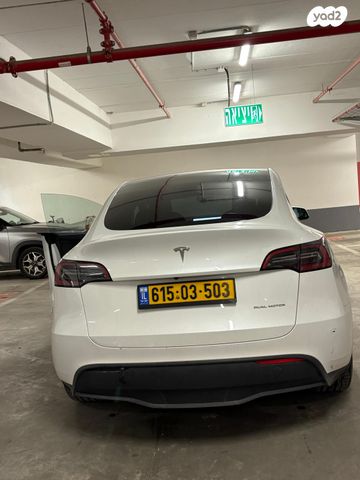 מודעת רכב טסלה מודל Y