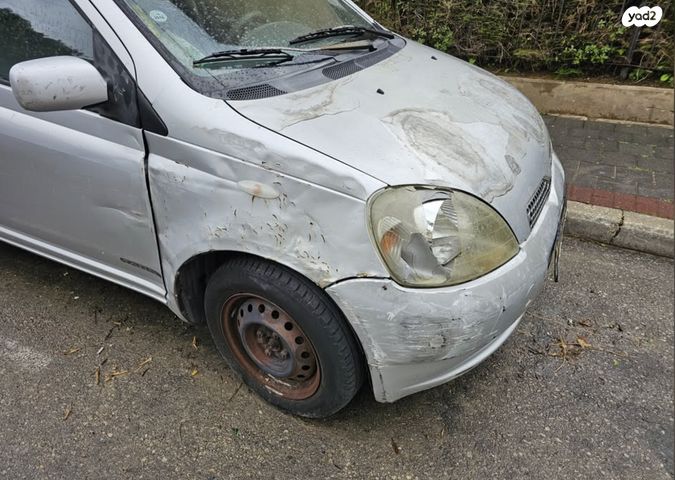 טויוטה יאריס