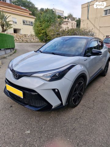 מודעת רכב טויוטה C-HR