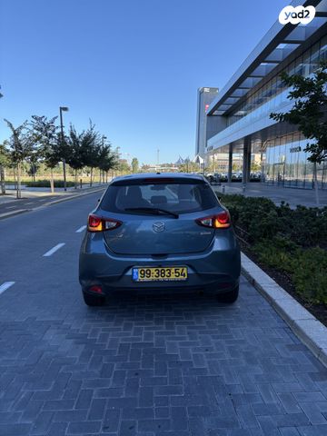 מודעת רכב מאזדה 2