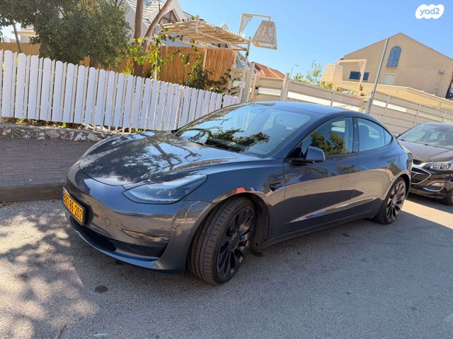 מודעת רכב טסלה מודל 3