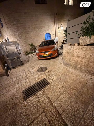 מודעת רכב יונדאי ולוסטר