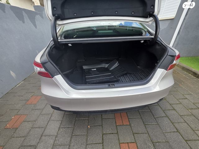 טויוטה קאמרי