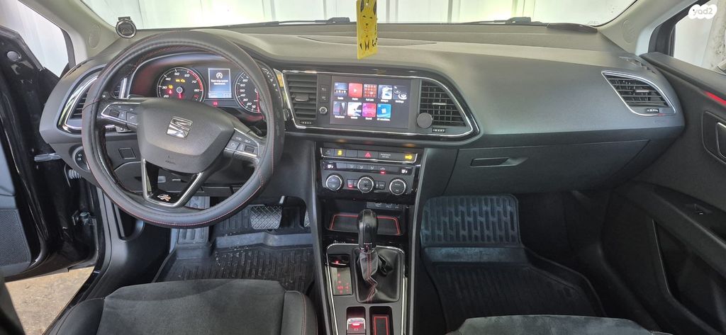 מודעת רכב סיאט לאון