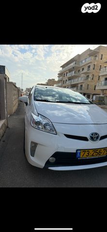 מודעת רכב טויוטה פריוס