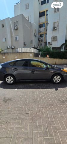 טויוטה פריוס