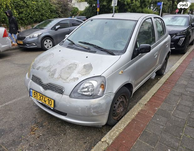 טויוטה יאריס