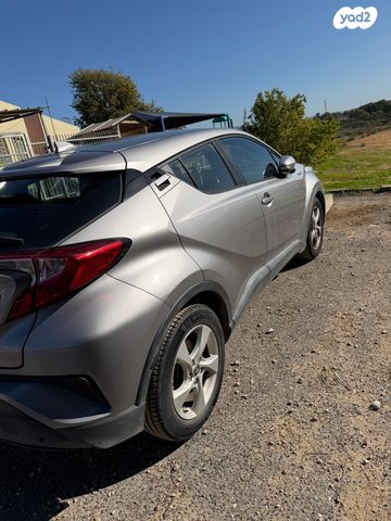 מודעת רכב טויוטה C-HR
