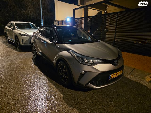 מודעת רכב טויוטה C-HR