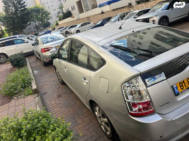 טויוטה פריוס