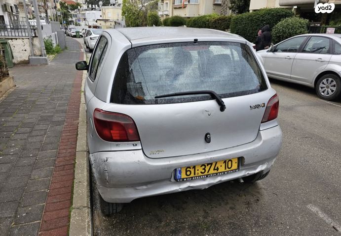 טויוטה יאריס