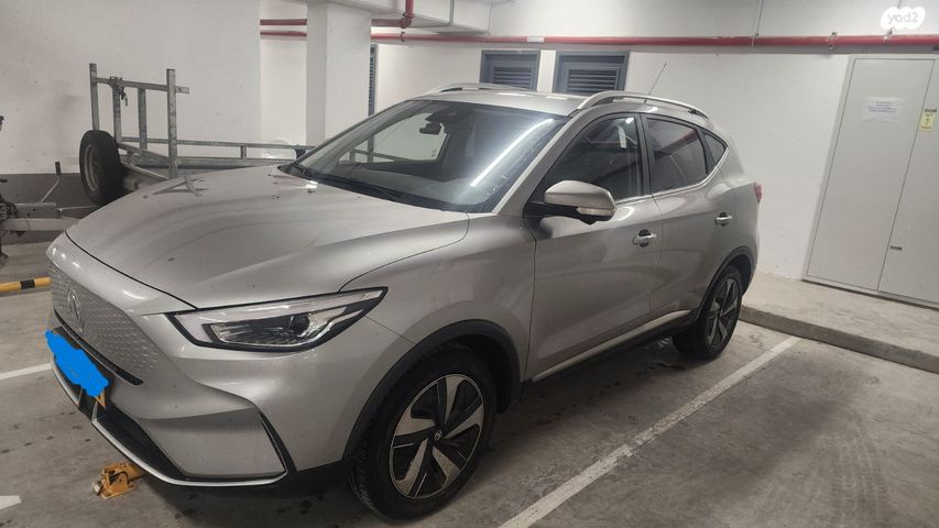 מודעת רכב אם ג'י ZS