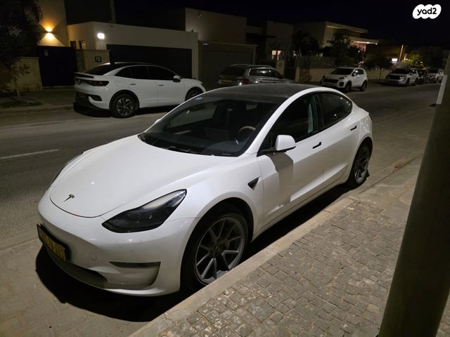 מודעת רכב טסלה מודל 3